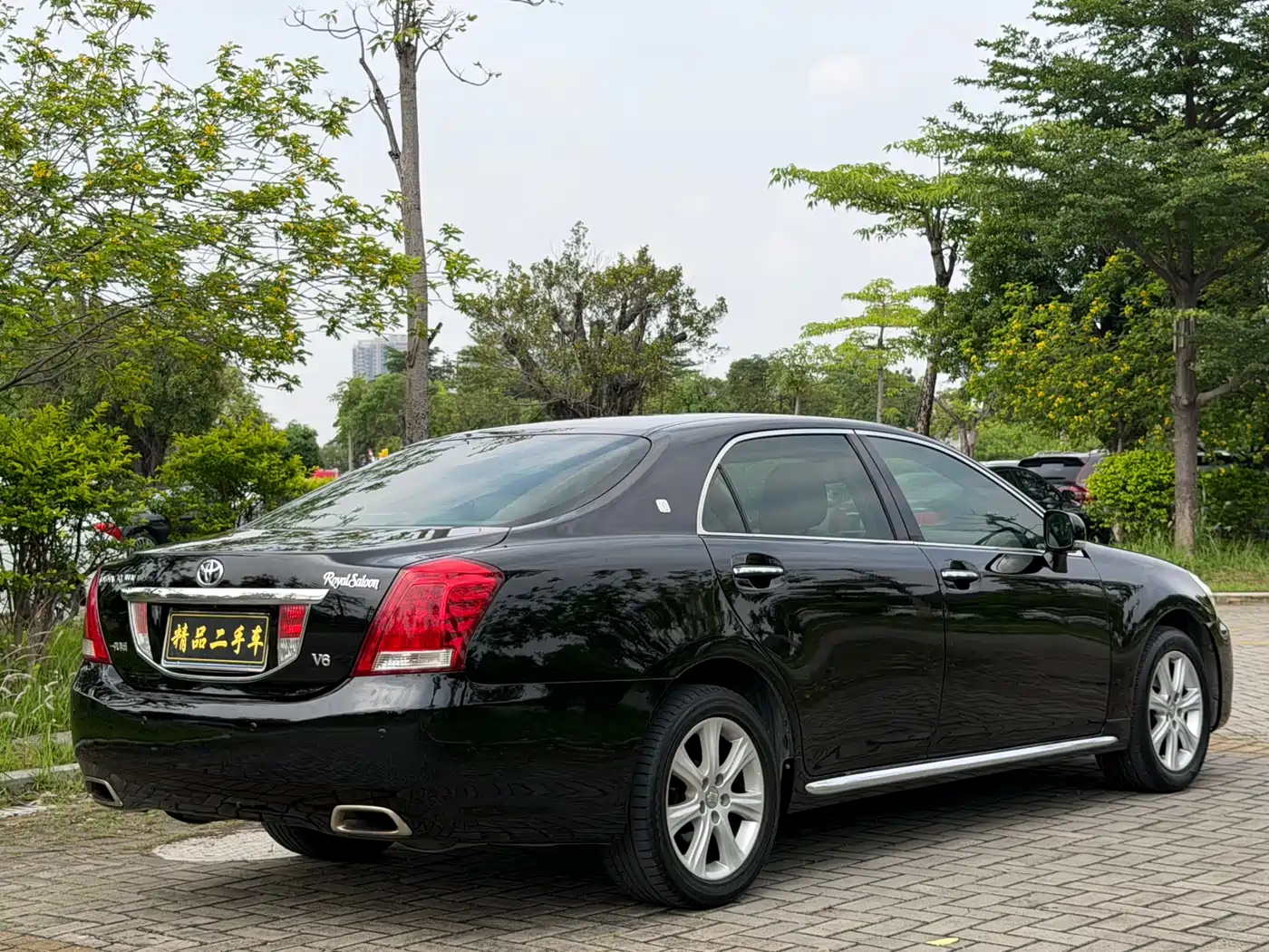 Toyota Crown 2010 3.0L Royal Saloon фото 5