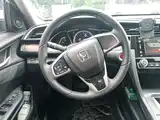 Photo 11 - Honda Civic