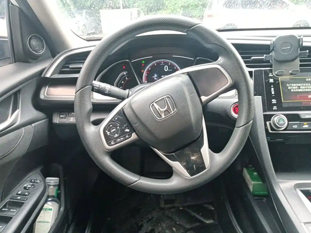 Photo 11 - Honda Civic