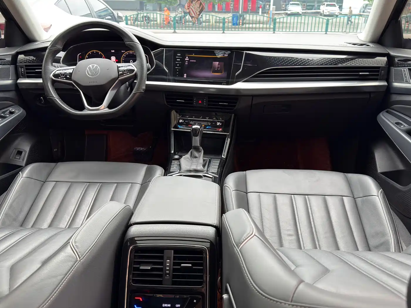 Volkswagen Passat 2023 330TSI Starlight Elite Edition фото 8