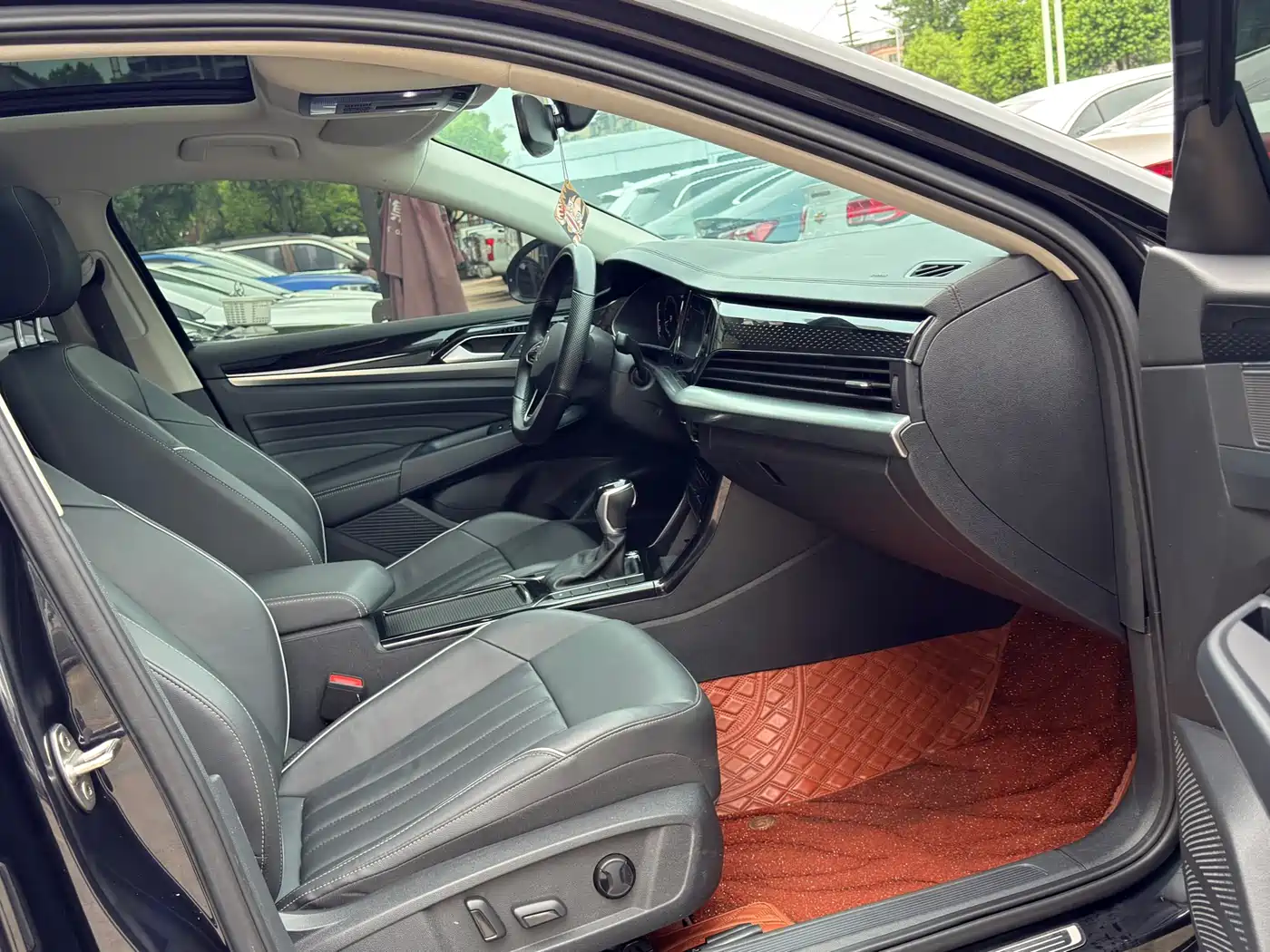 Volkswagen Passat 2023 330TSI Starlight Elite Edition фото 9