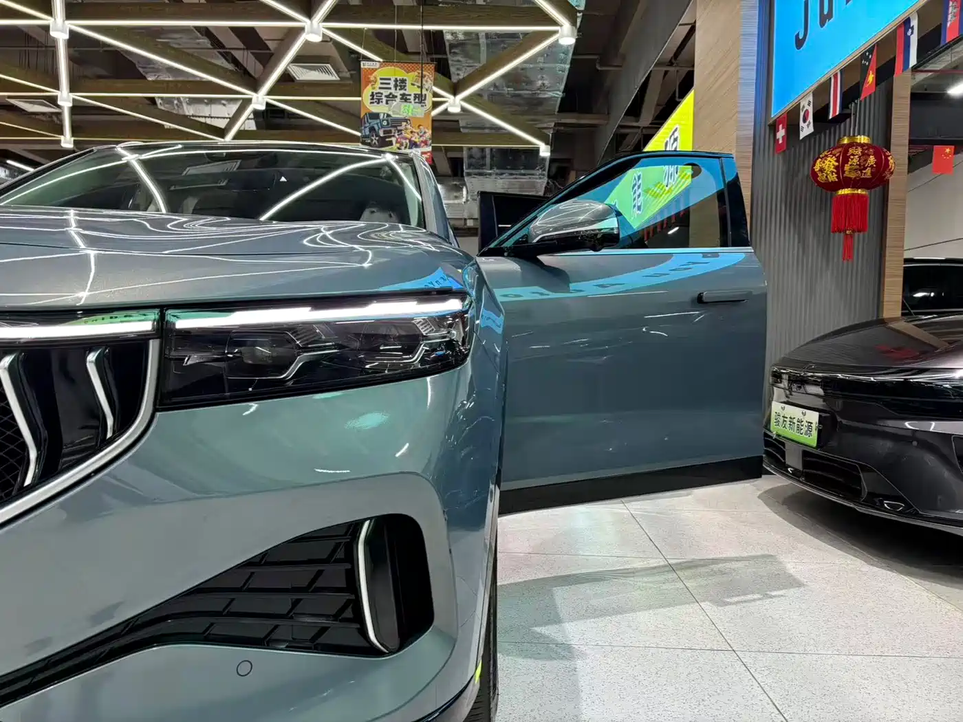 Voyah Auto VOYAH FREE 2021 AWD Standard Range Extender Exclusive Luxury Package фото 8