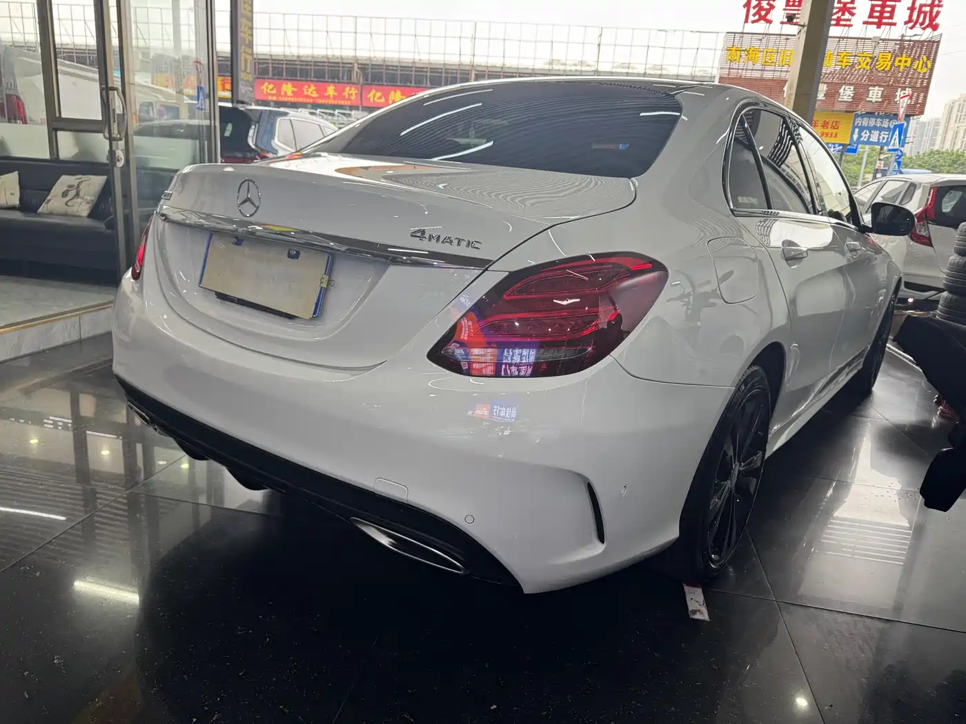 Mercedes-Benz C-Class 2015 C 200 Sport Edition 4MATIC фото 16