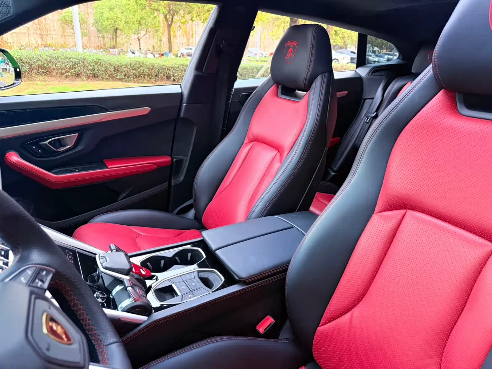 Фото 9 - Lamborghini Urus
