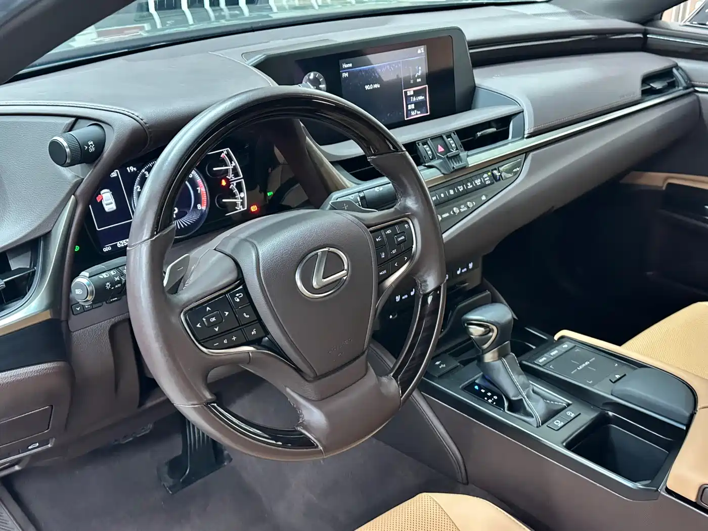 Lexus ES 2020 200 Luxury фото 8