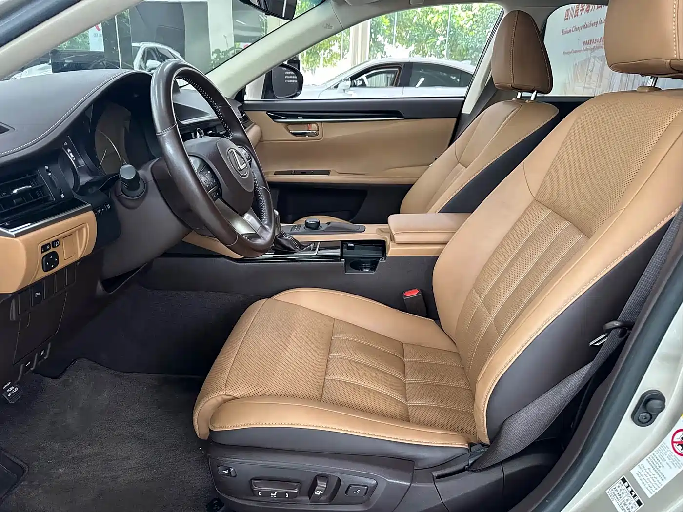 Lexus ES 2015 200 Elite Edition фото 9