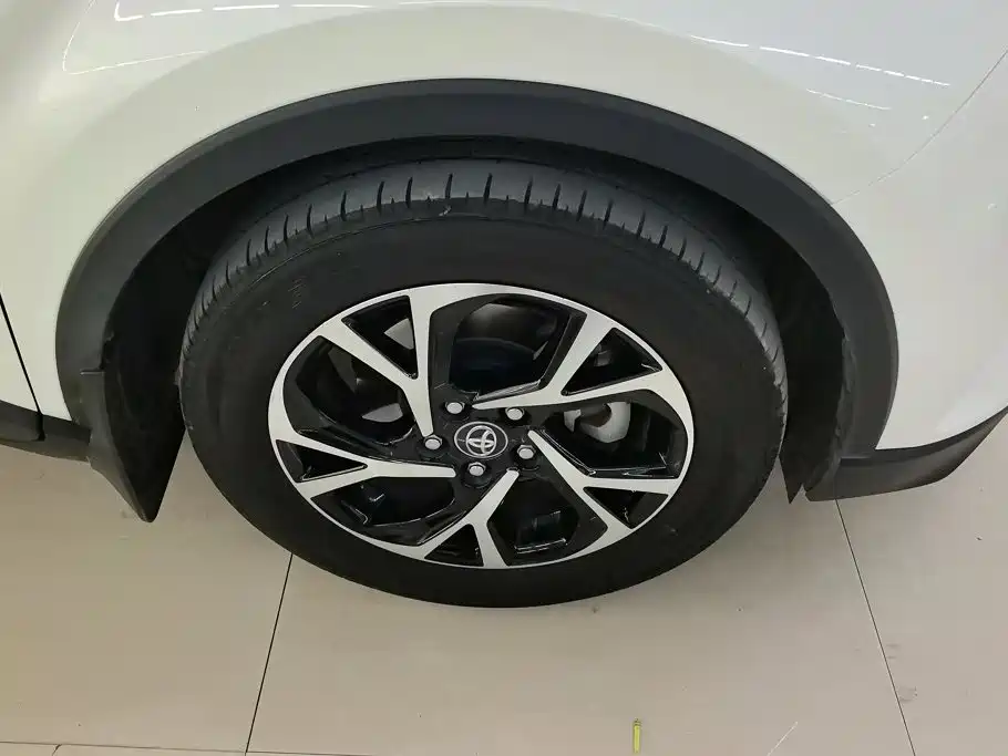 Toyota C-HR 2020 2020 Model 2.0L Luxury