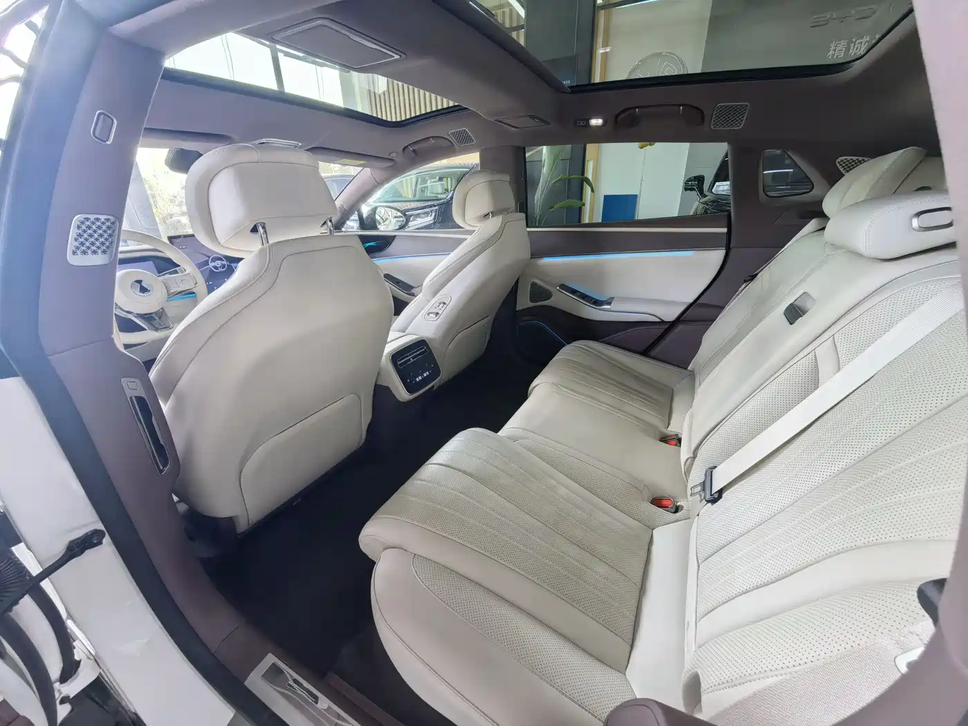 Denza Z9GT 2024 1100 AWD Ultra Edition фото 9