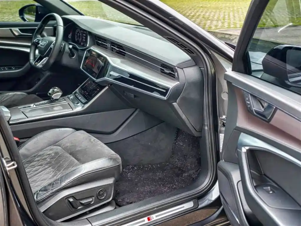 Audi A6L 2019 55 TFSI quattro Exclusive Dynamic фото 10