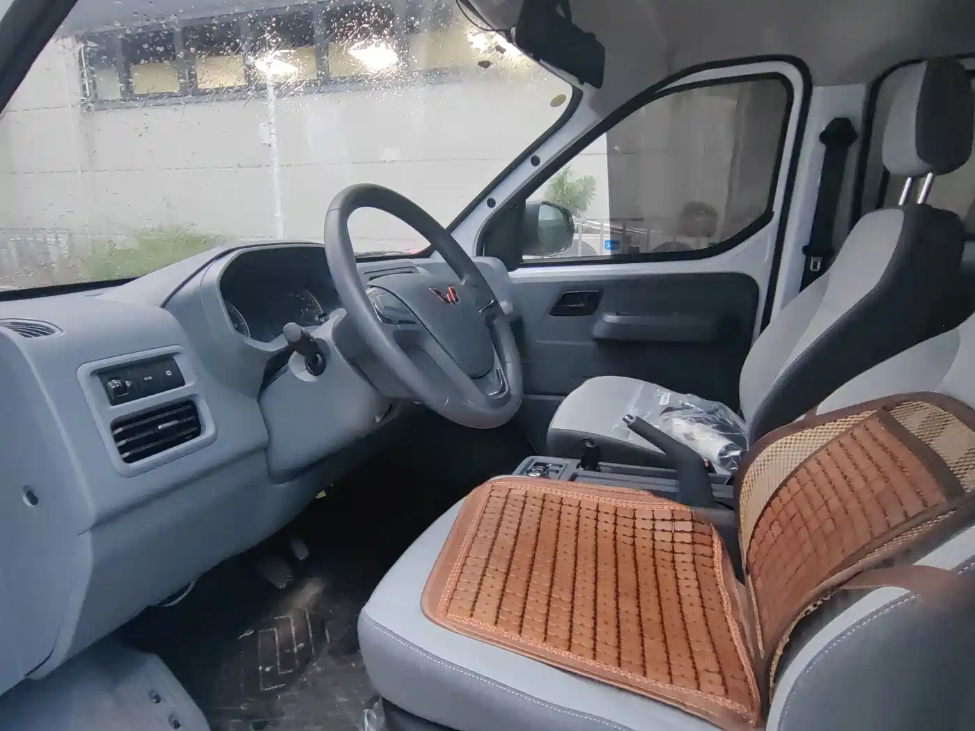 Wuling Motors Wuling Yangguang 2026 2026 Model 440km Passenger Van Comfort Version (6-Seater)