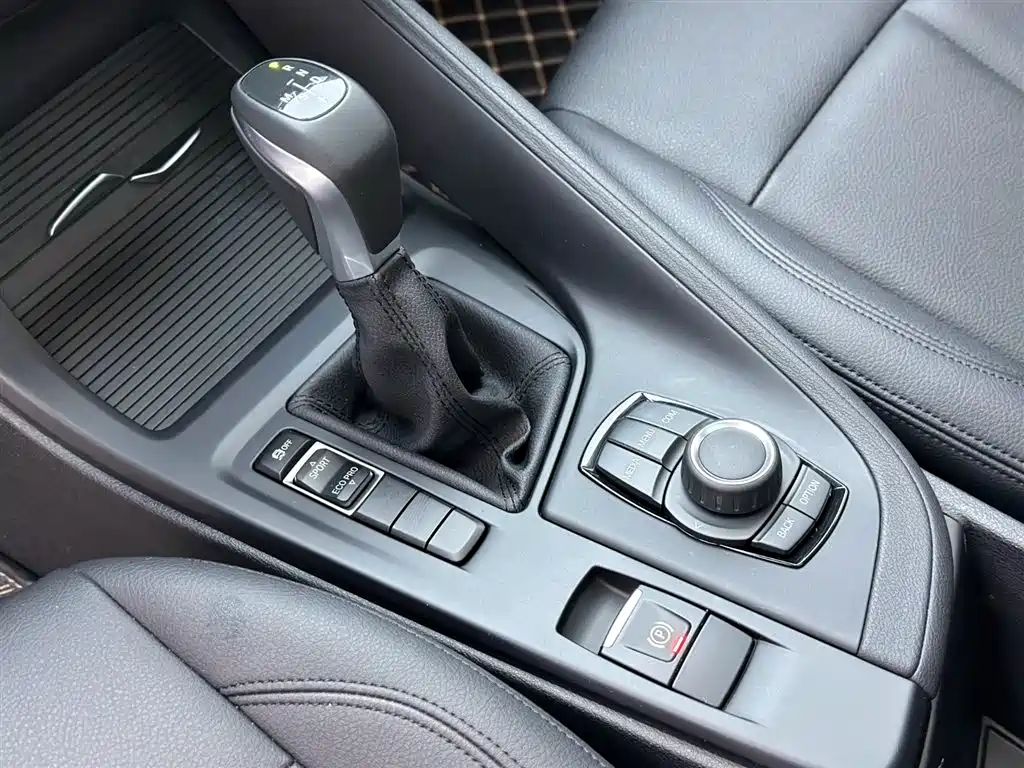 BMW X1 2019 sDrive18Li Fashion Model фото 19