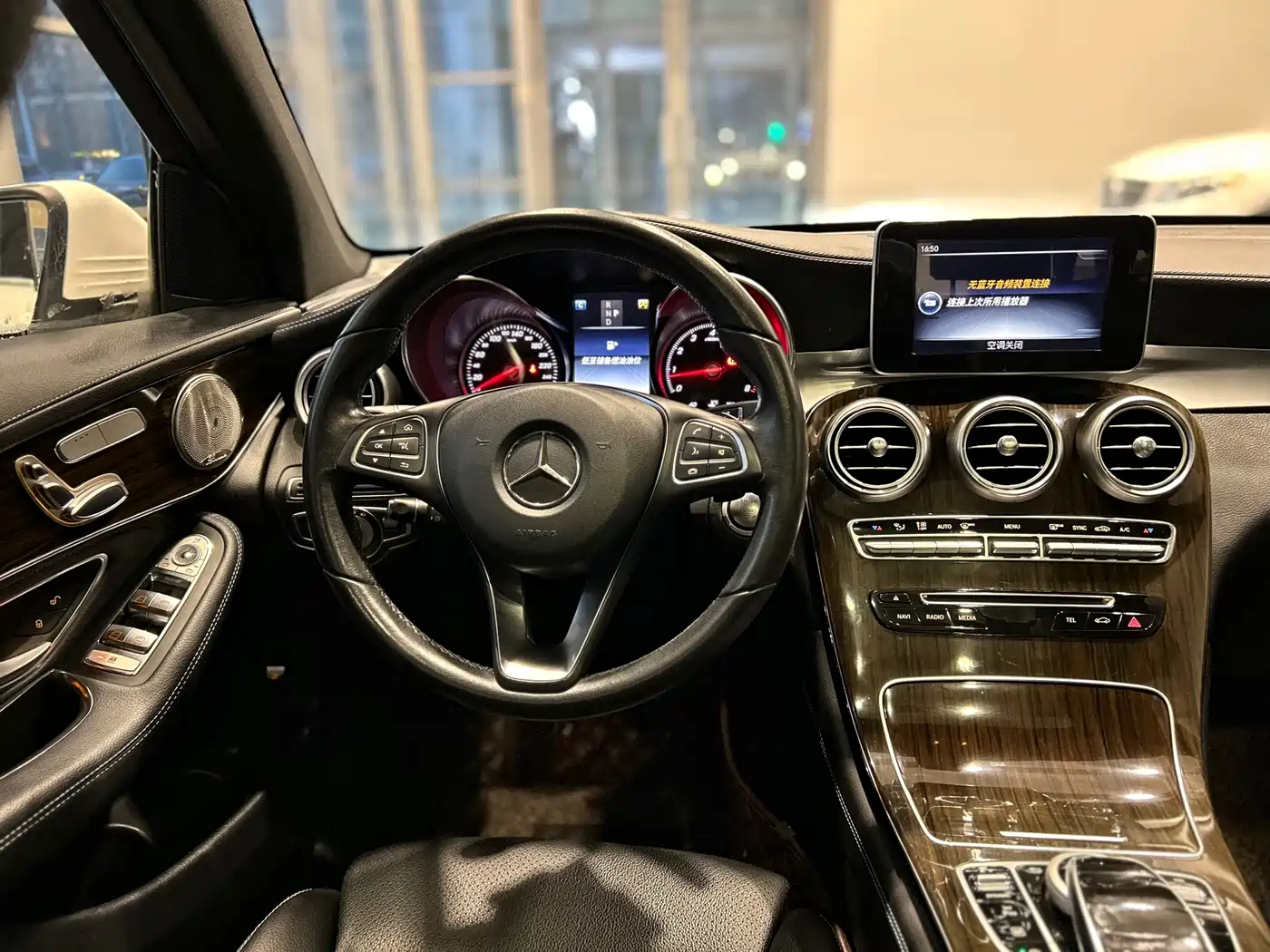 Mercedes-Benz GLC 2017 GLC 260 4MATIC Dynamic фото 10