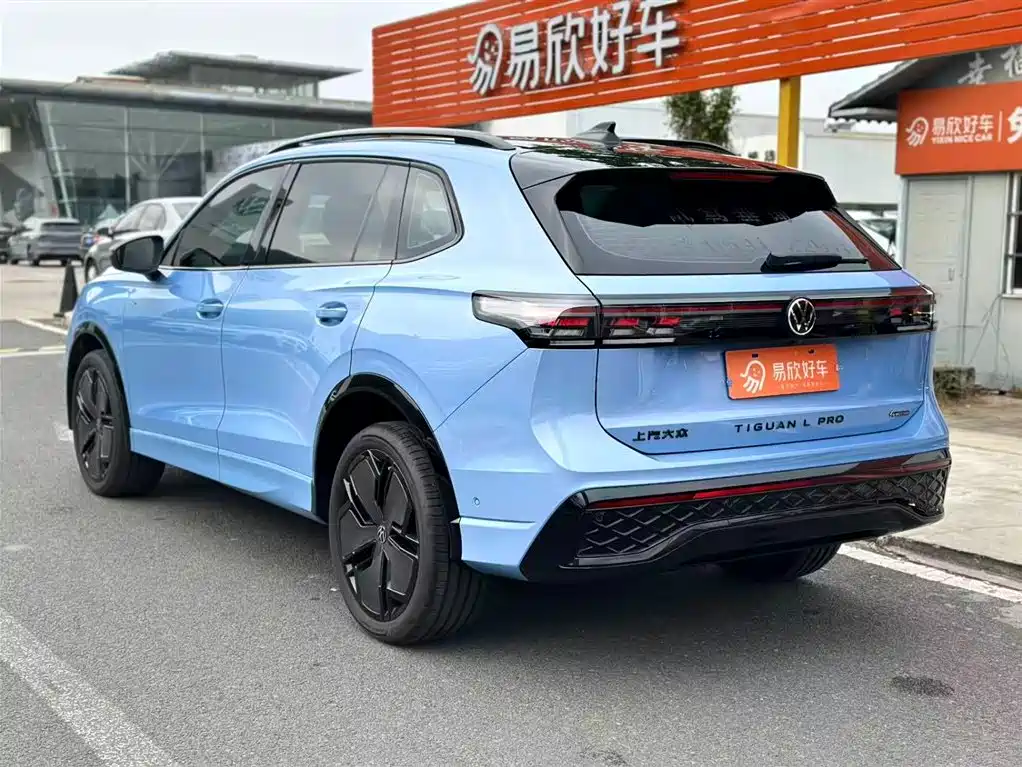 Volkswagen Tiguan L 2024 PRO 380TSI 4WD R-Line Premium Edition фото 9