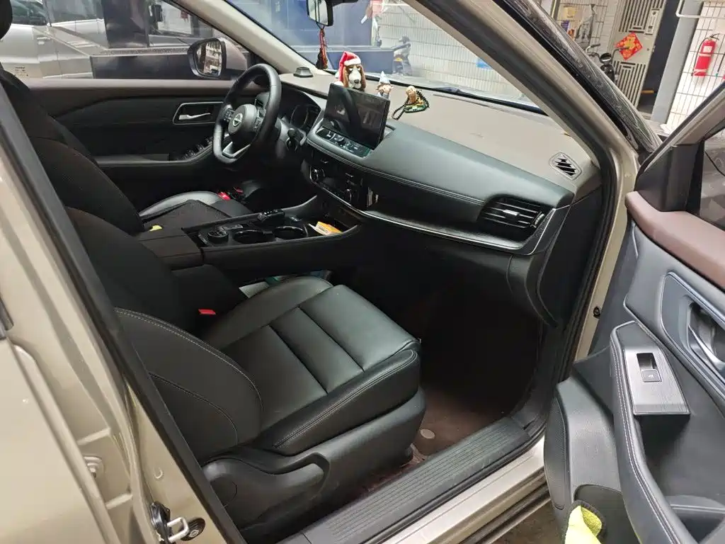 Фото 18 - Nissan X-Trail