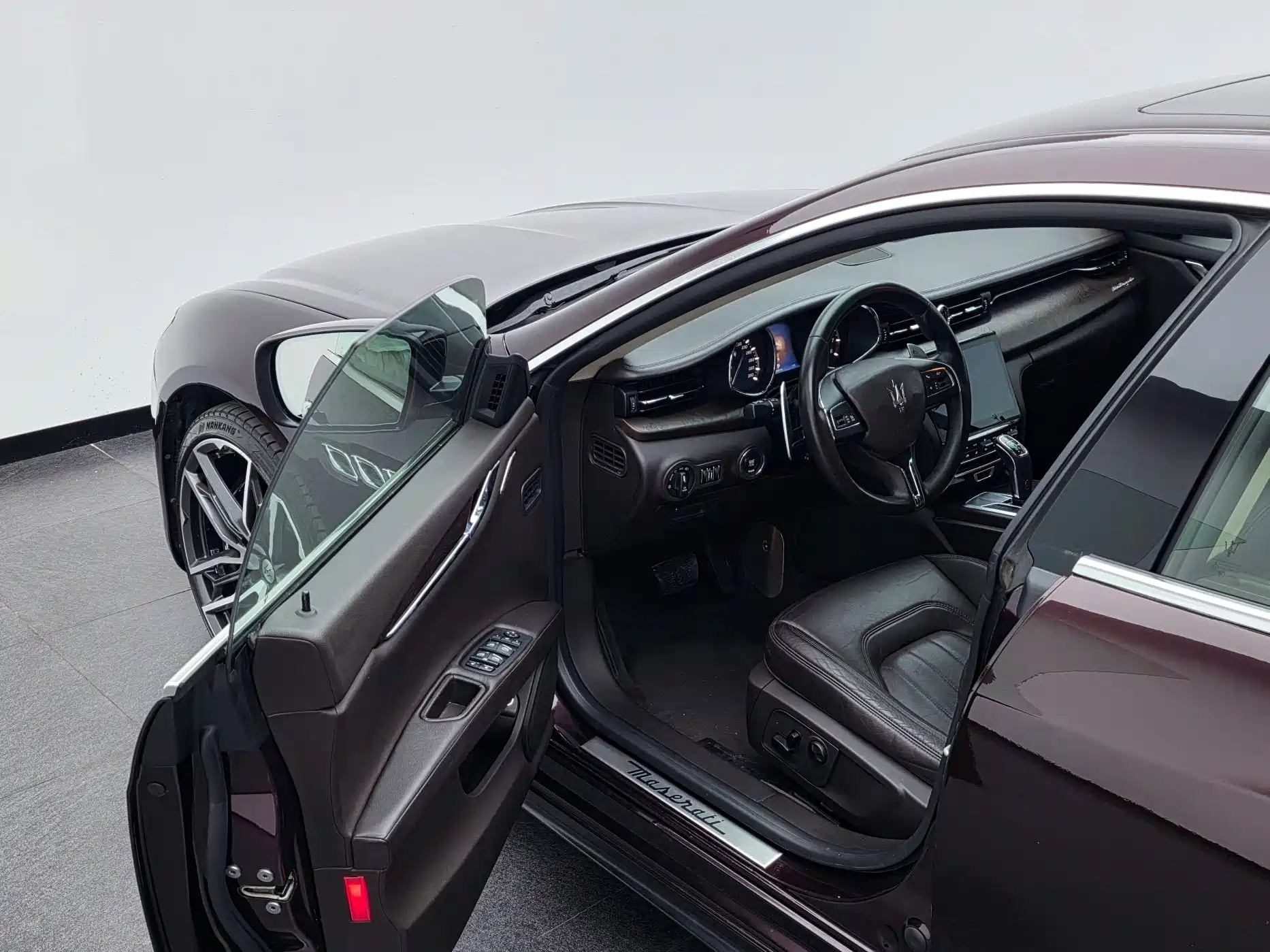 Photo 24 - Maserati Quattroporte