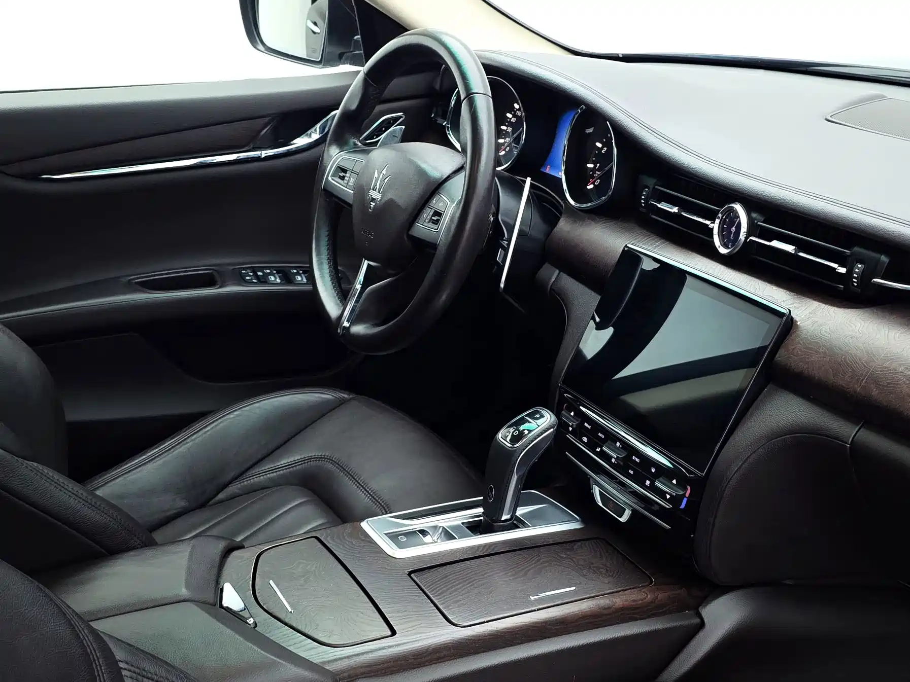Photo 17 - Maserati Quattroporte