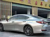 Фото 9 - Lexus ES