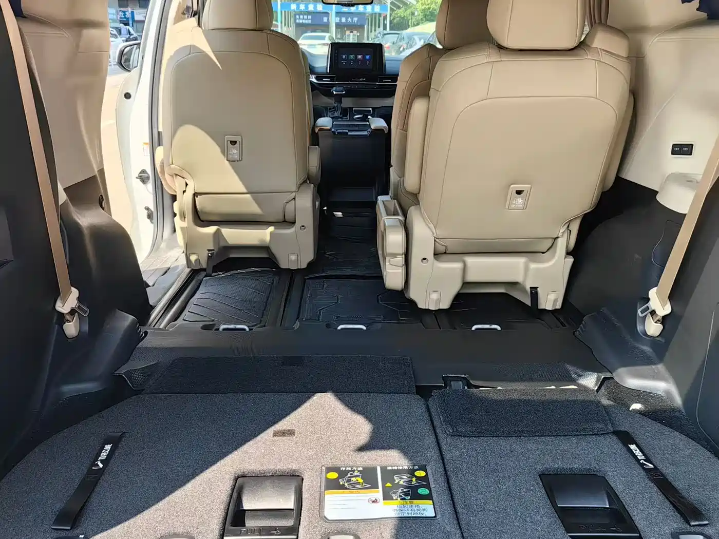 Toyota Sienna 2021 2.5L Hybrid Luxury Edition фото 6