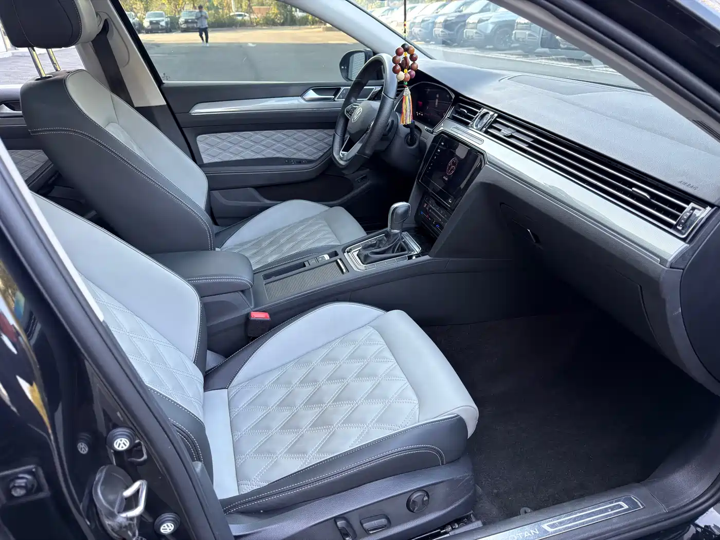 Volkswagen Magotan 2023 2 Million Units Anniversary Edition 330TSI DSG Leading Type фото 10