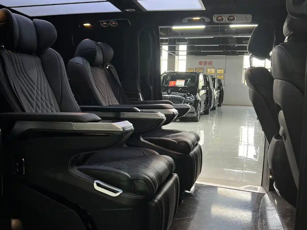 Mercedes-Benz V-Class 2022 V 260 Pilot Edition фото 10