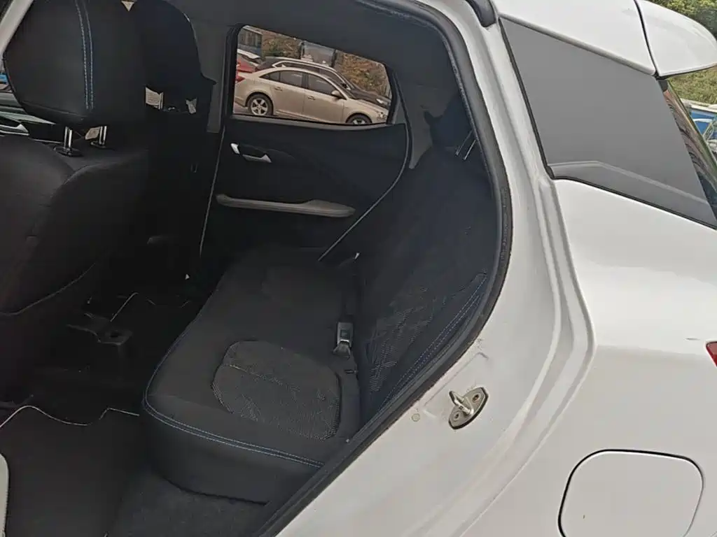 JMCG New Energy Yizhi EV3 2022 2021 Mini Radar Yue Run Model