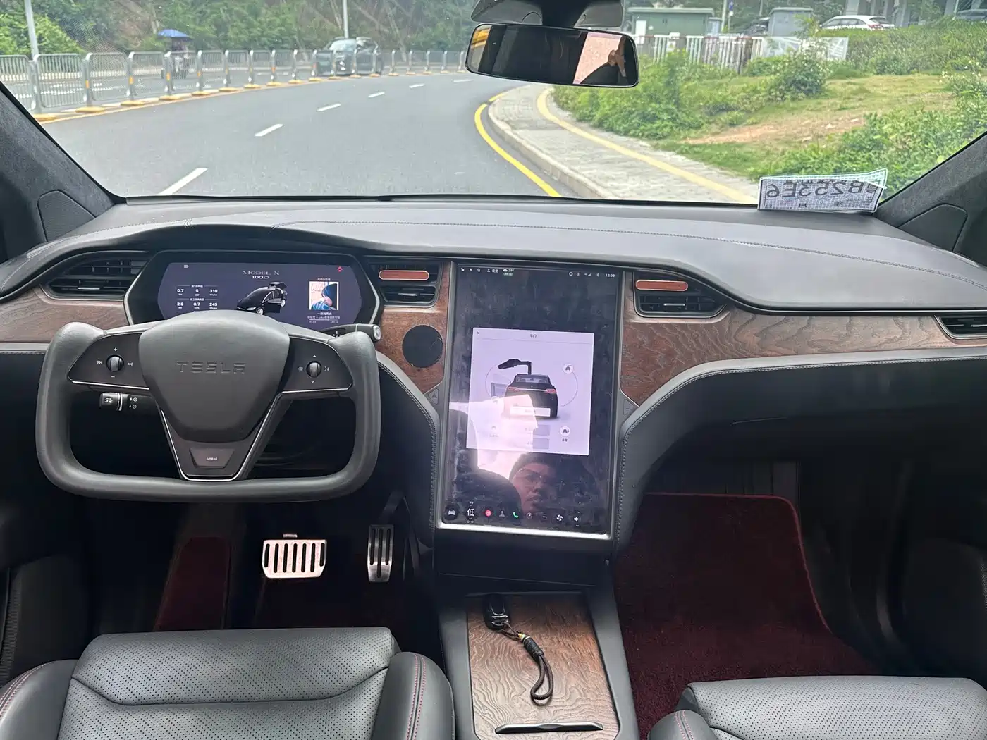 Фото 10 - Tesla Model X