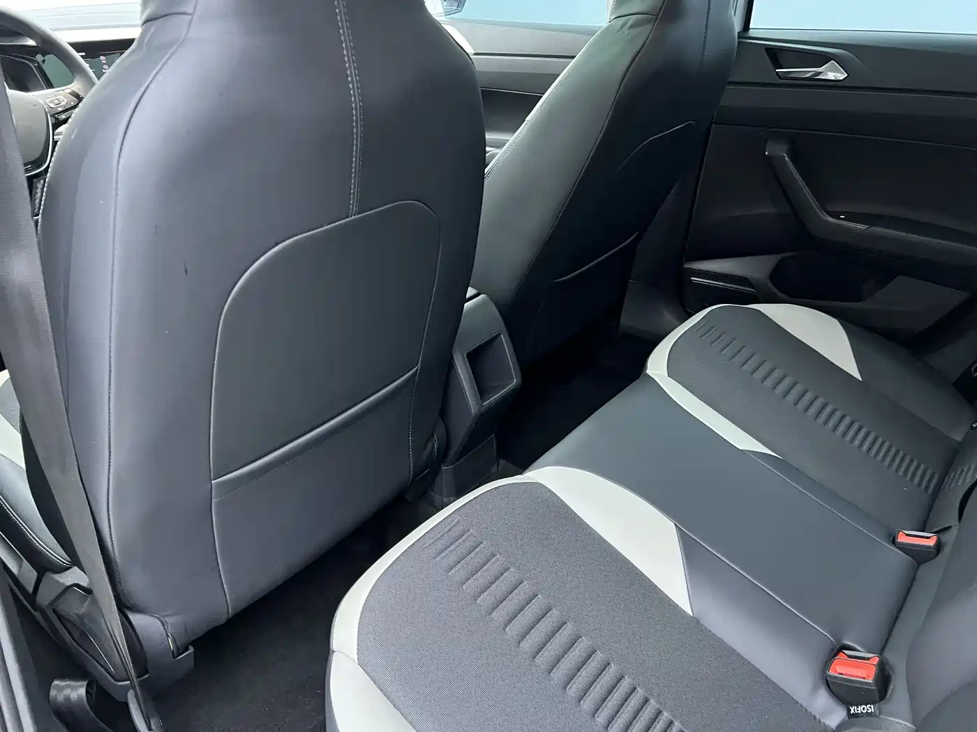 Volkswagen Polo 2021 Plus 1.5L Automatic Colorful Tech Edition фото 5
