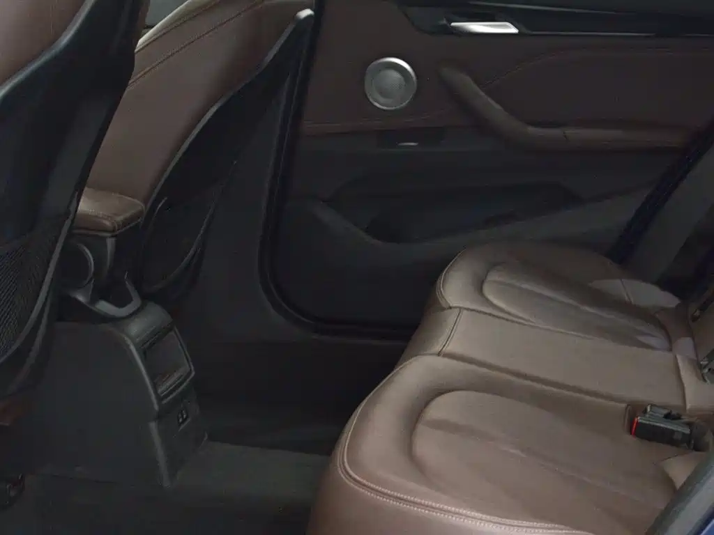 BMW X1 2020 sDrive20Li Fashion Model фото 12