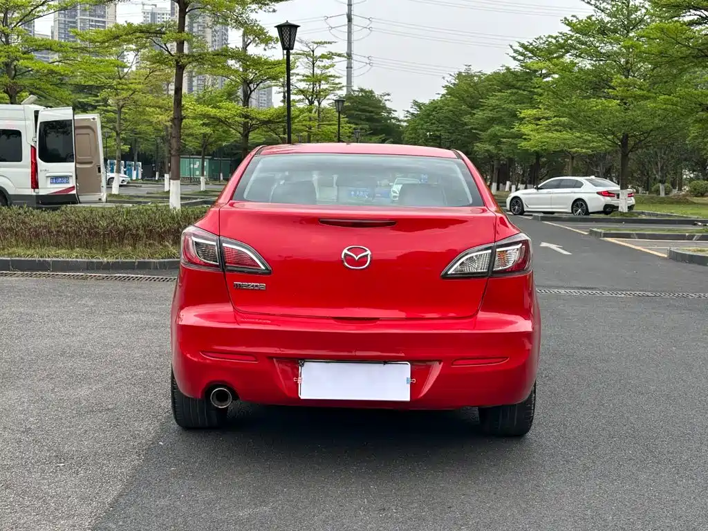 Mazda Mazda3 Axela 2012 2011 Sedan 1.6L Automatic Comfort