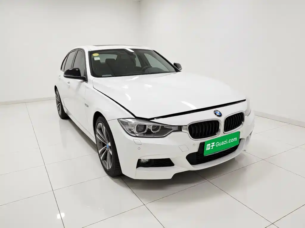 Photo 3 - BMW 3 Series
