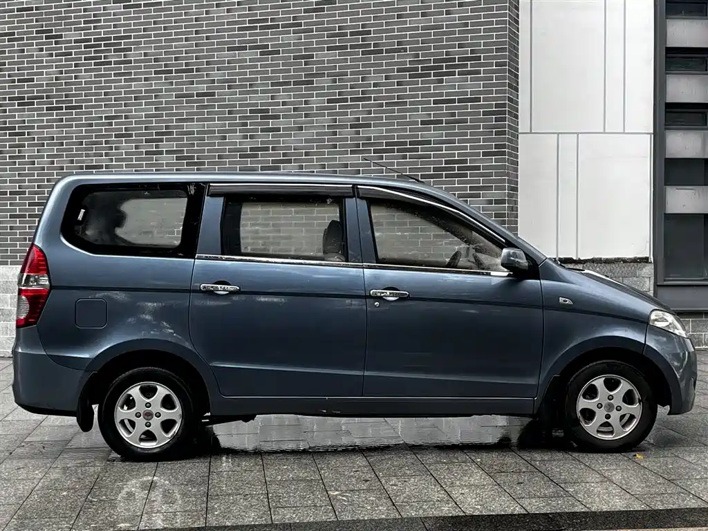 Wuling Motors Wuling Hongguang 2012 2010 1.4L Standard