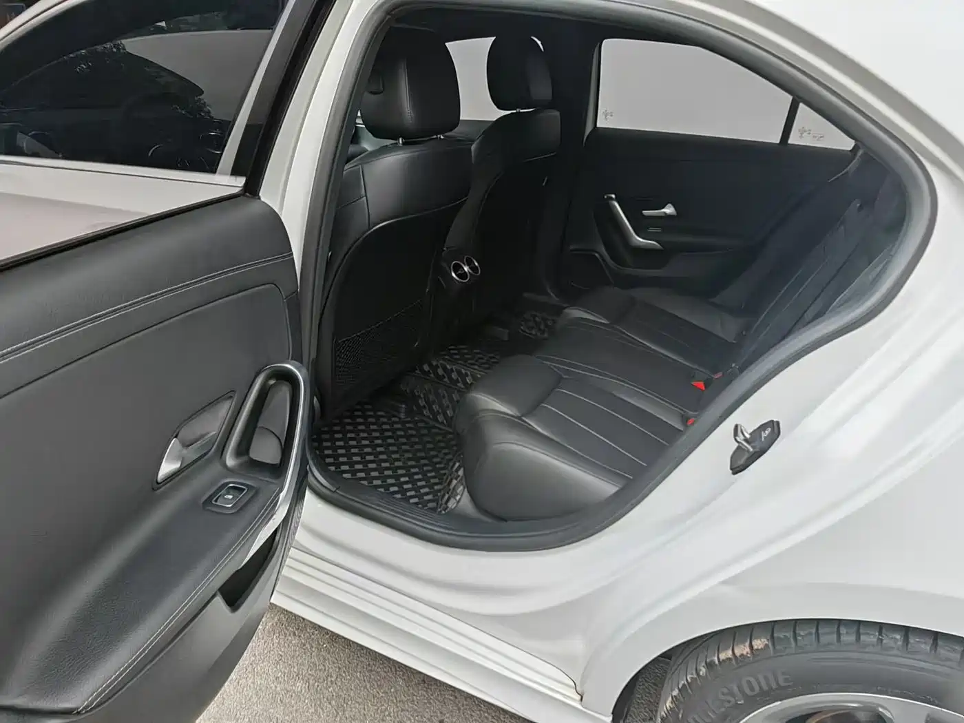 Фото 9 - Mercedes-Benz A-Class