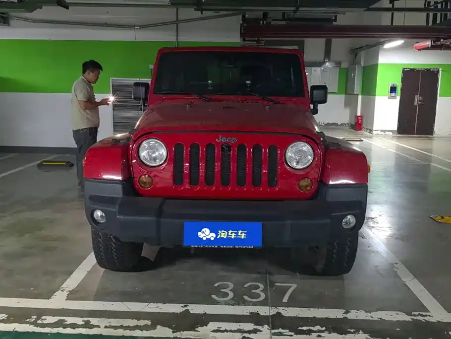 Фото 2 - Jeep Wrangler