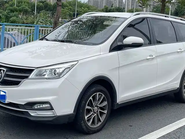 Baojun 730 2019 1.5L Manual Fashion Edition 7-Seater China VI