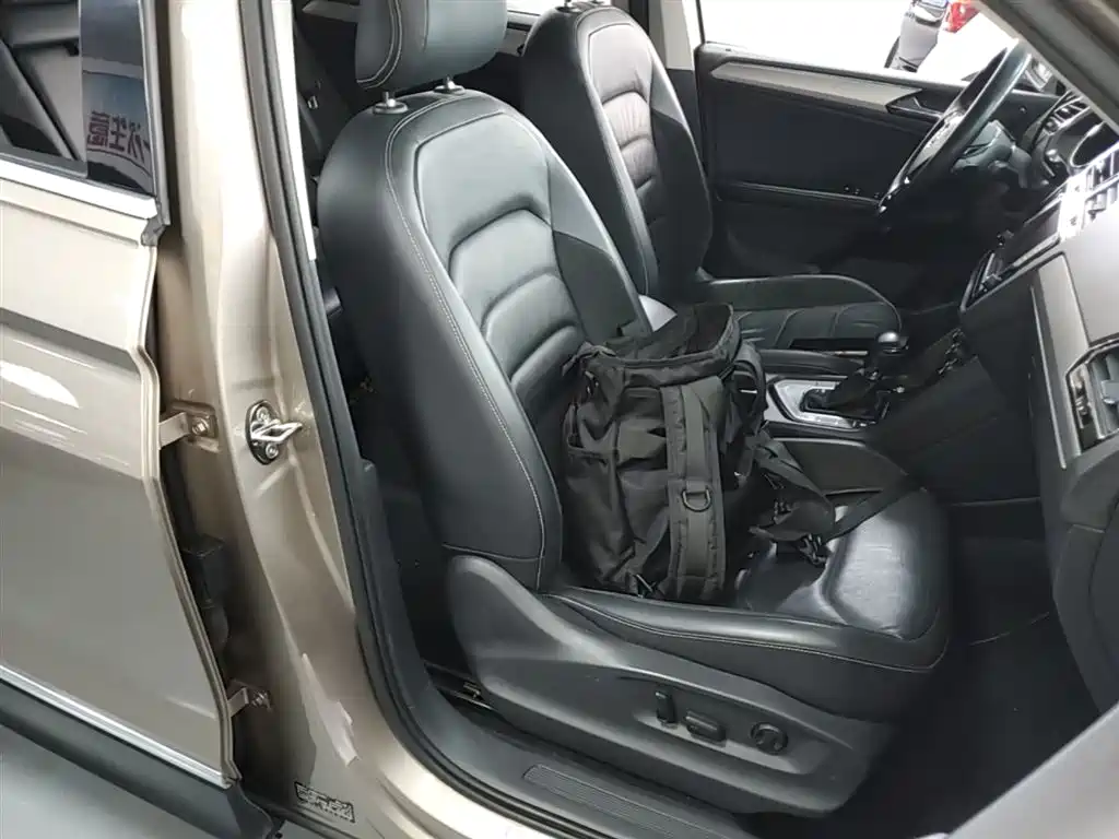 Volkswagen Tiguan L 2017 330TSI Automatic 2WD Comfort Edition фото 25