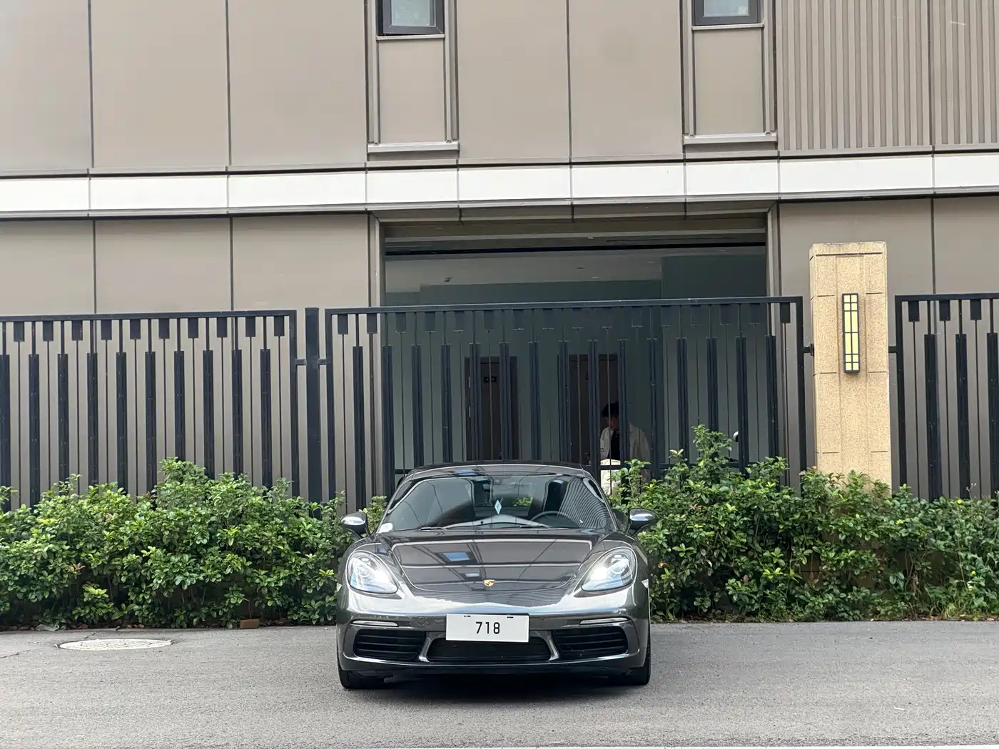 Porsche 718 2018 Cayman 2.0T фото 3