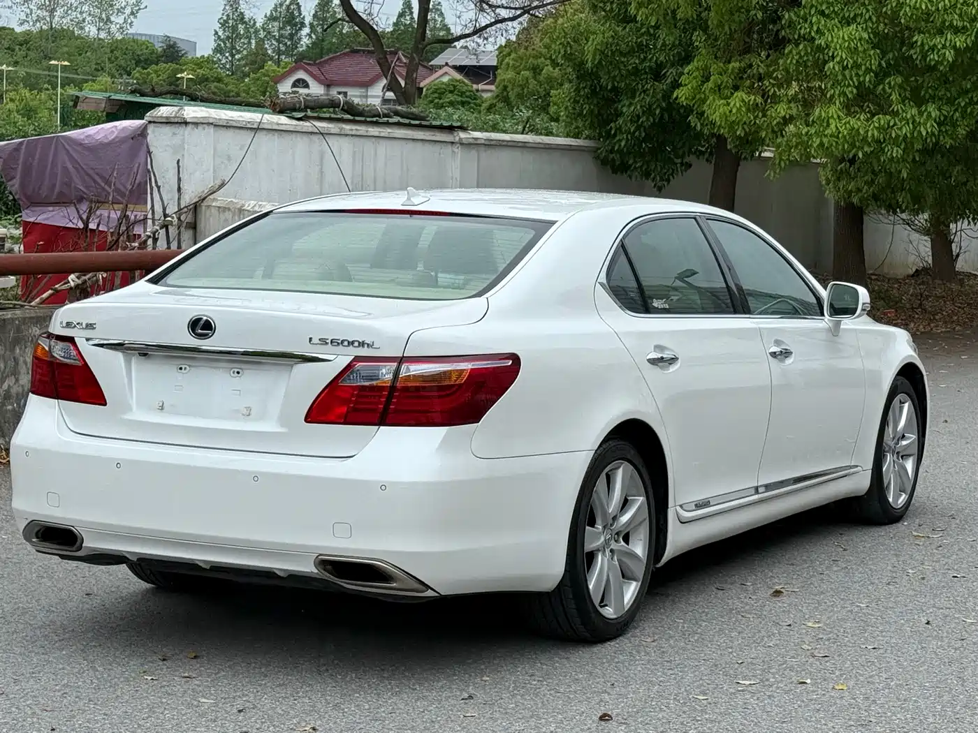 Lexus LS 2010 600hL фото 4