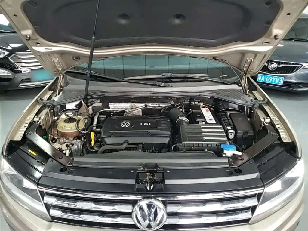 Volkswagen Tiguan L 2017 330TSI Automatic 2WD Comfort Edition фото 20