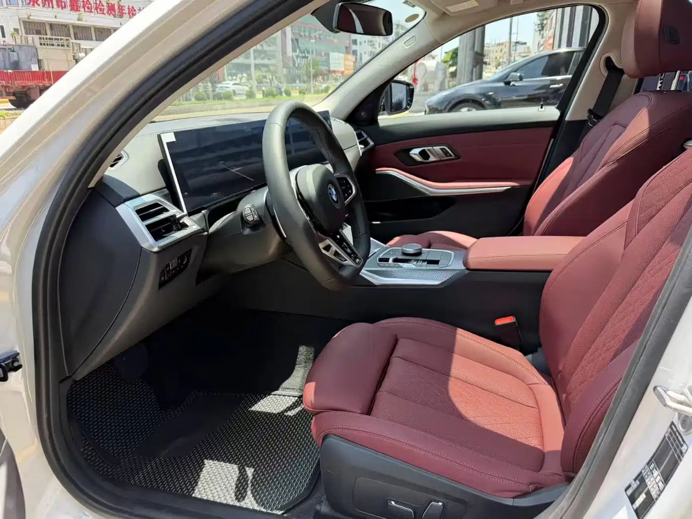 BMW 3 Series 2025 330Li M Sport Night Edition фото 4