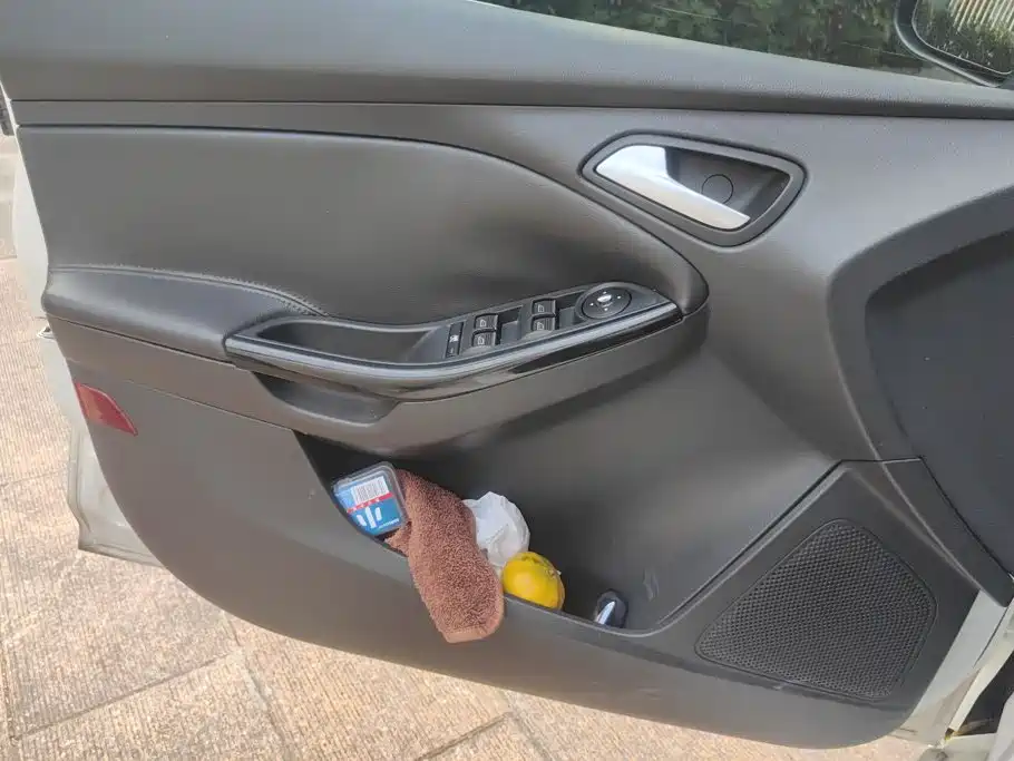 Фото 7 - Ford Focus