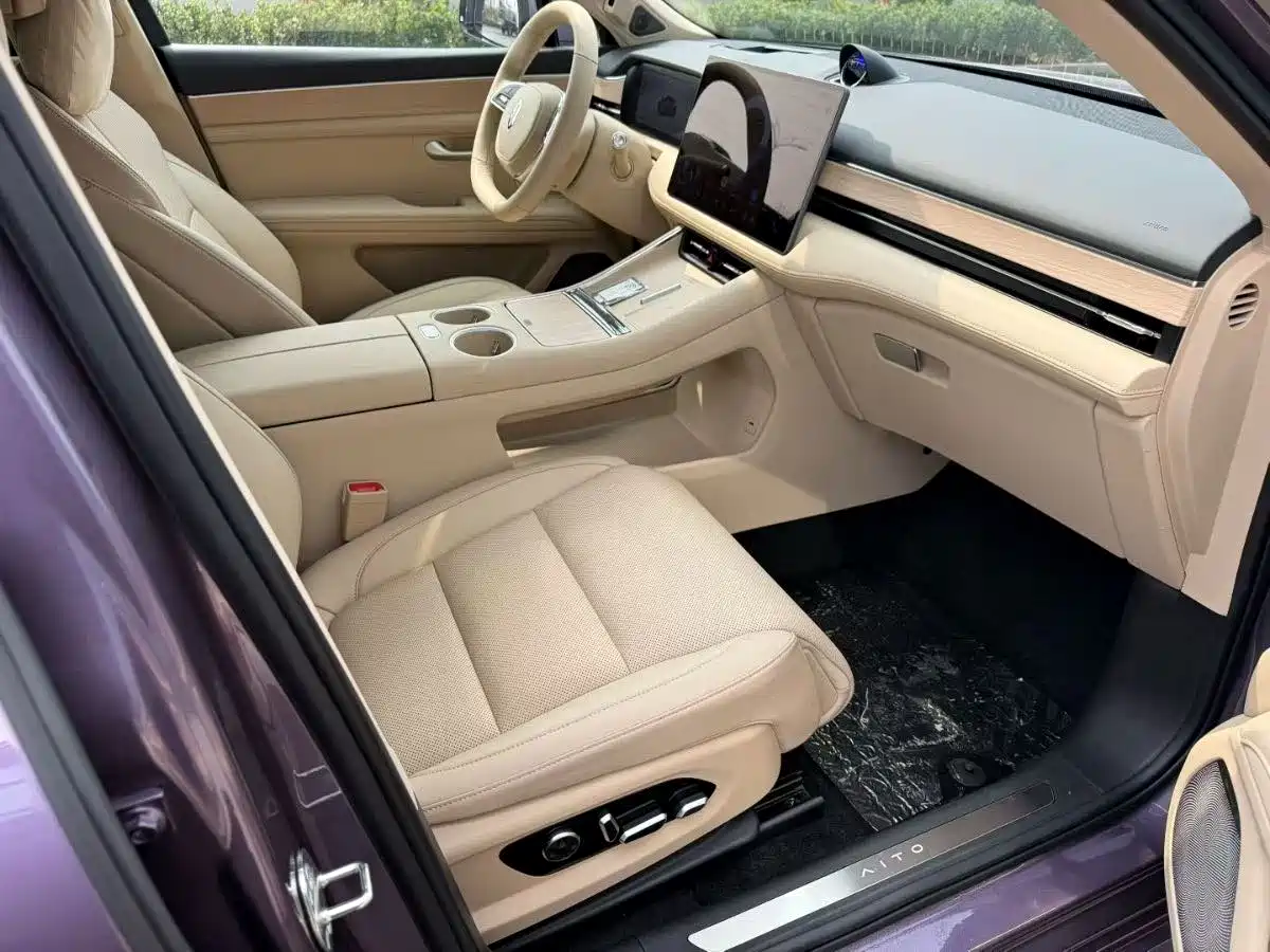 AITO Wenjie AITO M5 2025 Extended Range Ultra AWD фото 7