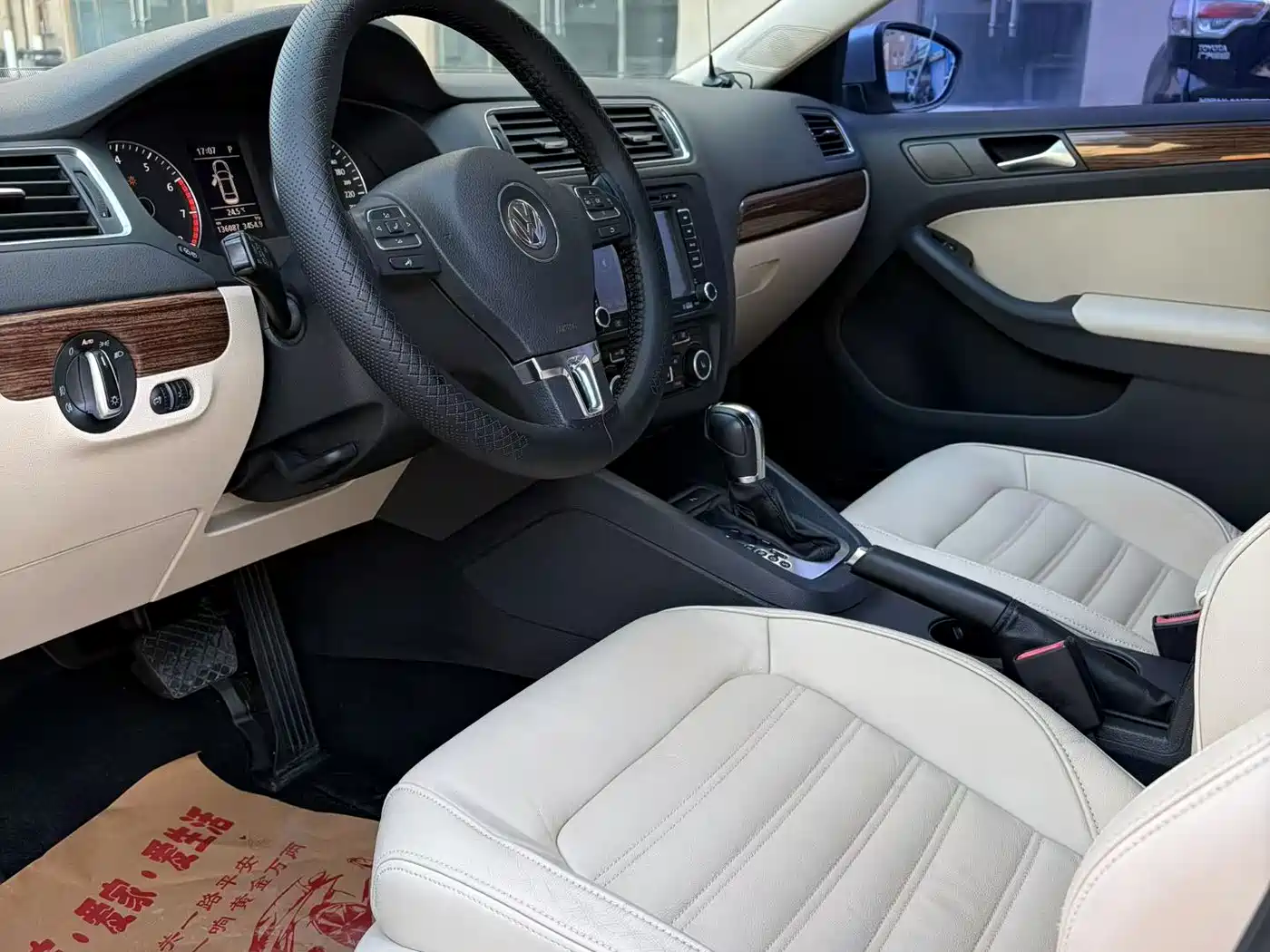 Volkswagen Sagitar 2012 Model 1.4TSI Automatic Flagship фото 7