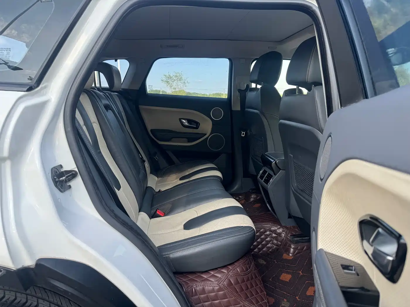 Land Rover Range Rover Evoque (Import) 2013 2.0T 5-door Dynamic Edition фото 8