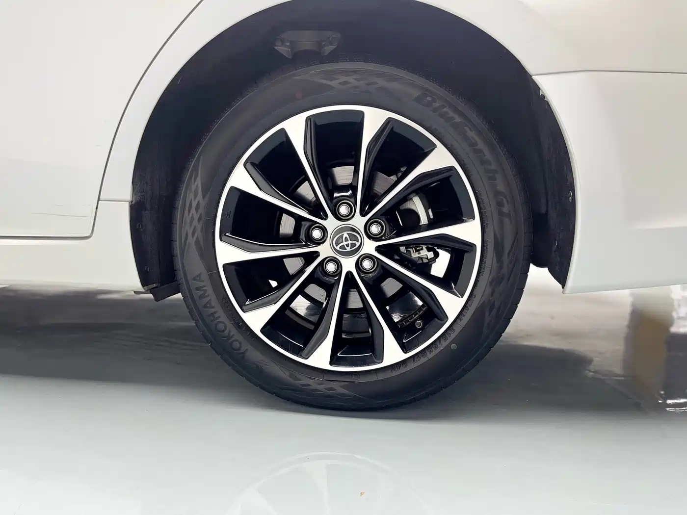 Toyota Avalon 2022 2.0L Luxury Edition фото 18