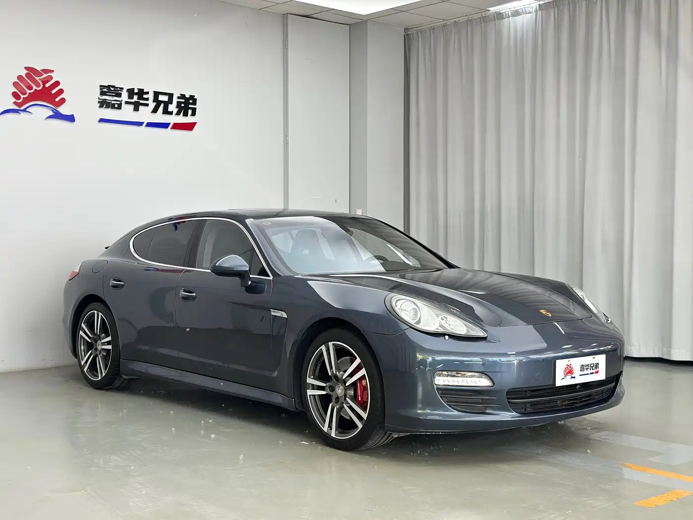 Porsche Panamera 2010 Model Panamera S 4.8L фото 5