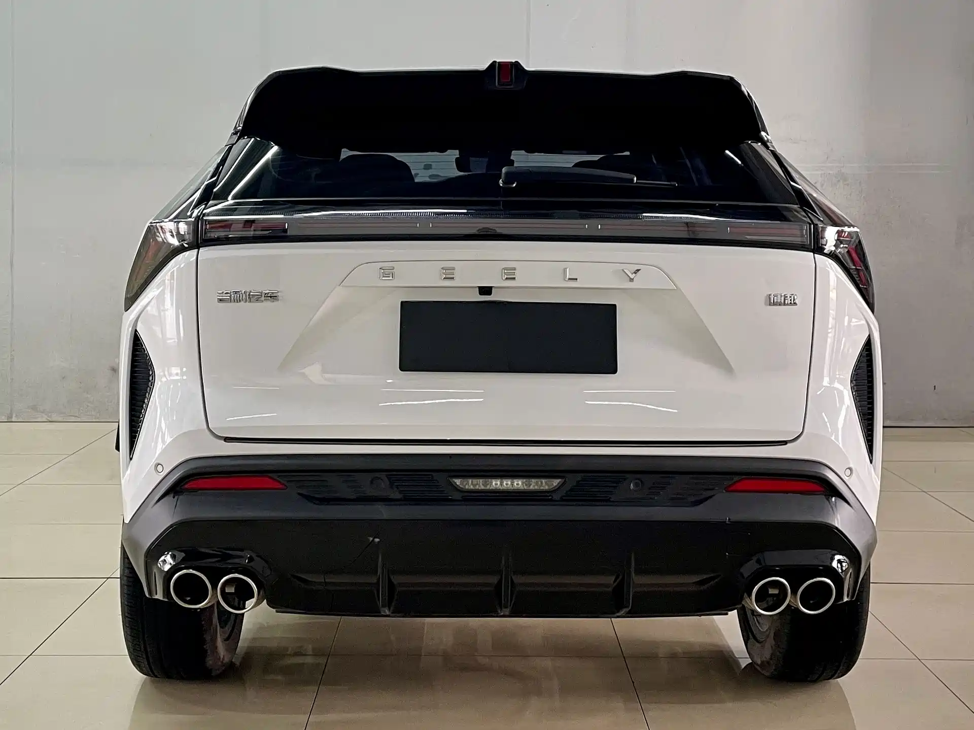 Фото 7 - Geely Atlas