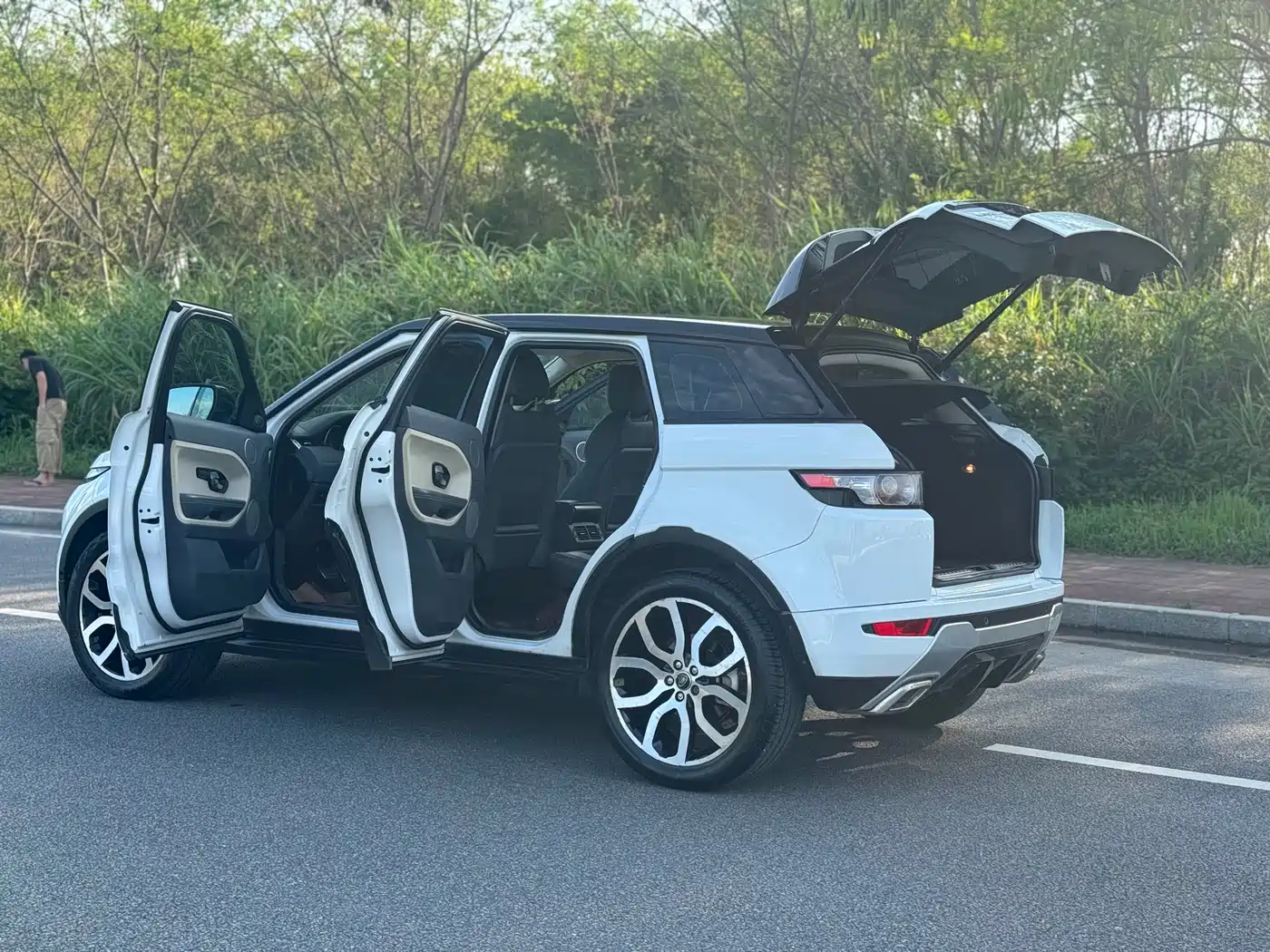 Land Rover Range Rover Evoque (Import) 2013 2.0T 5-door Dynamic Edition фото 25