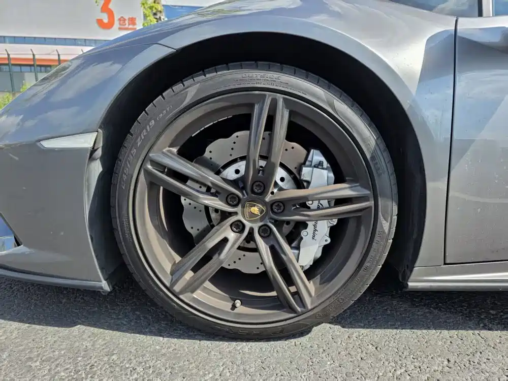 LAMBORGHINI HURACÁN