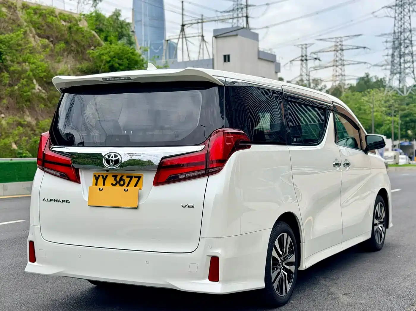 Toyota Alphard 2018 Facelift 3.5L Luxury Edition фото 13