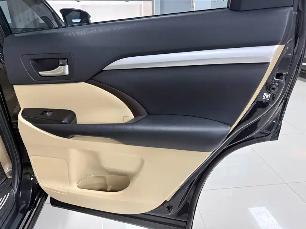 Toyota Highlander 2018 2.0T 4WD Luxury 7-seater China VI фото 14
